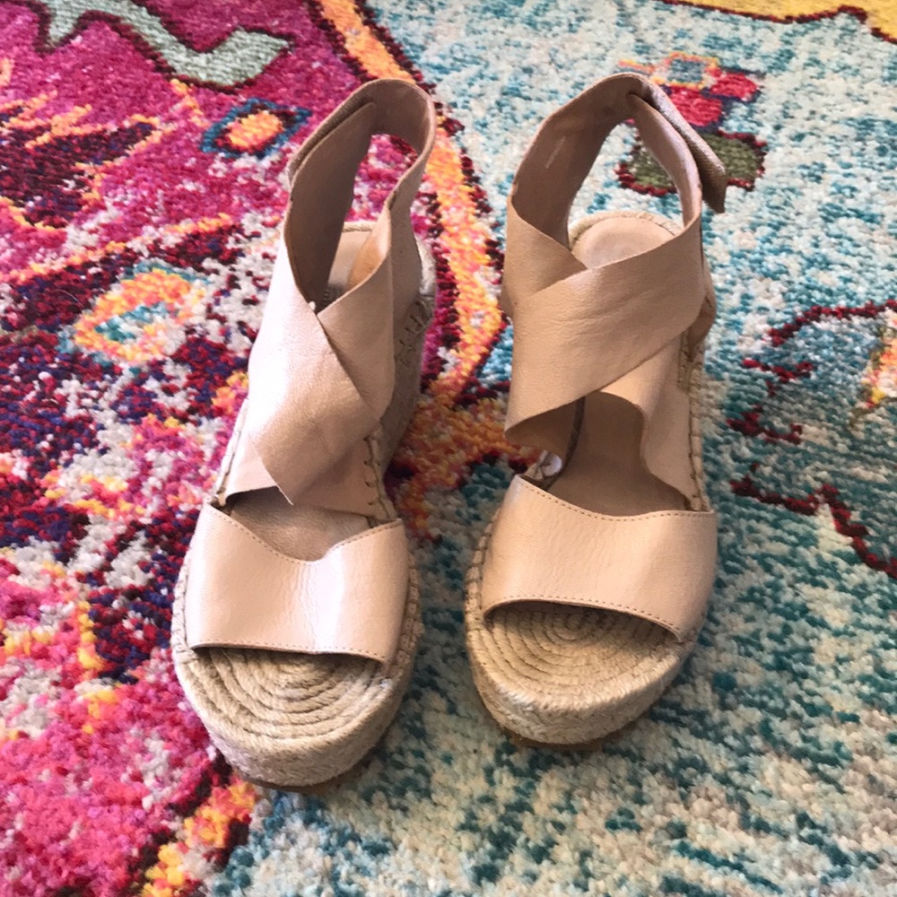 Eileen Fisher Tan Espadrilles size 6